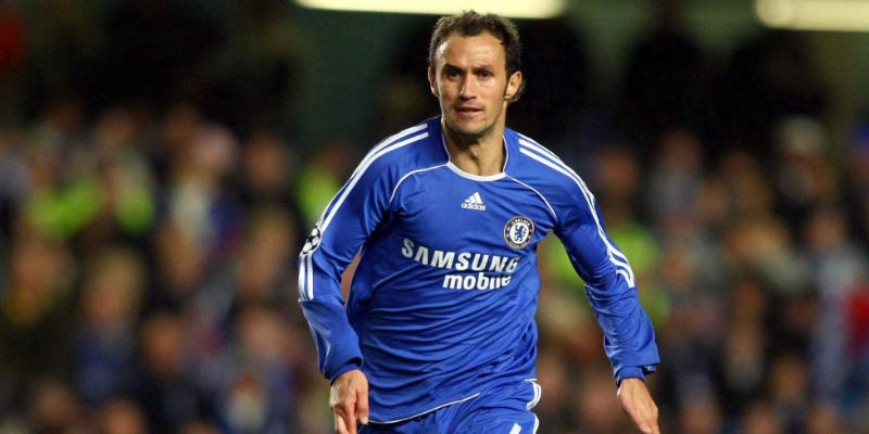 Ricardo Carvalho: The Defending Legend Who Transformed